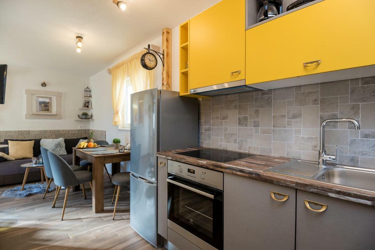 Apartment Cesarica Baska Voda Luaran gambar